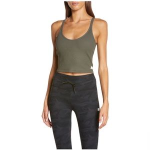 Vuori | Crop Top w/ Built-In Bra